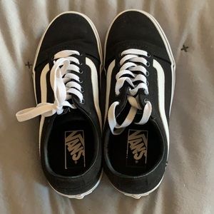 Women’s black and white vans, size 7
